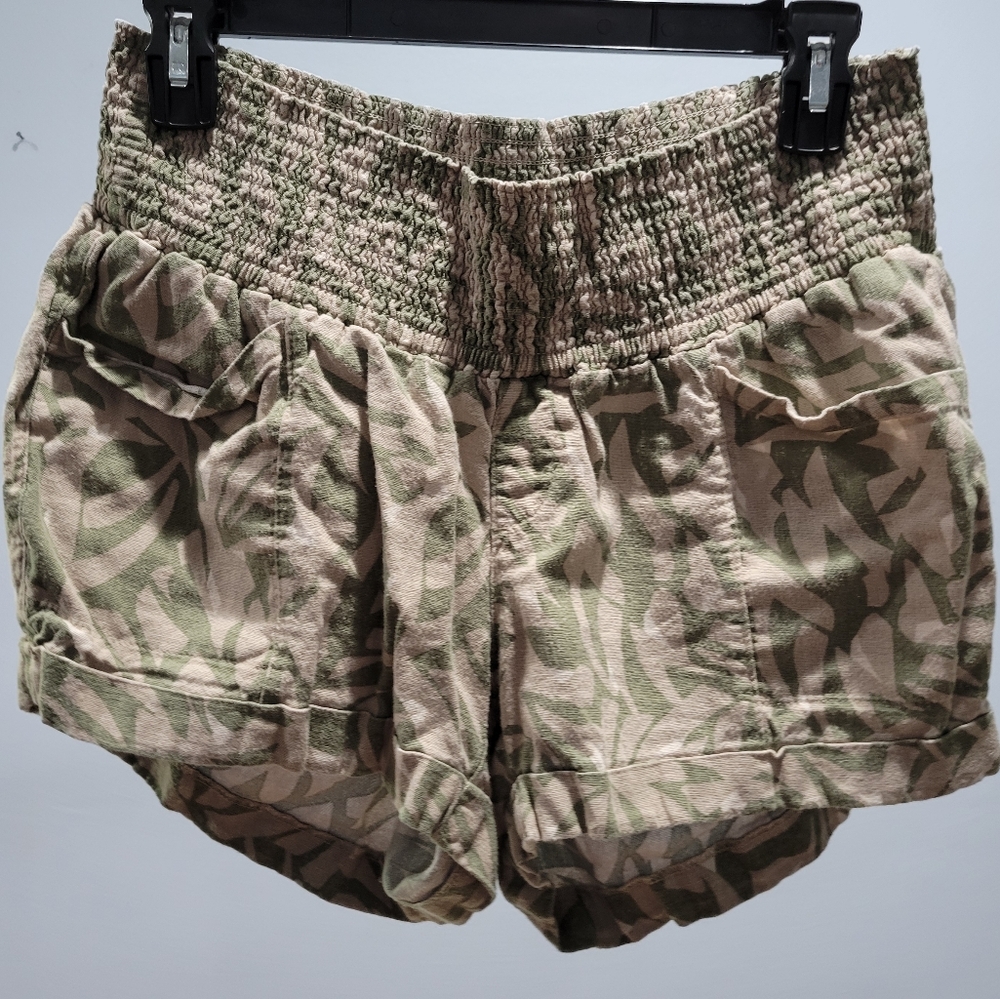 Old Navy Women's Floral Cargo Shorts